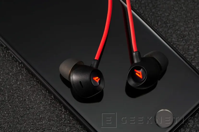 Geeknetic Regalamos tres auriculares 1MORE Spearhead VR BT In-Ear por realizar una review sobre ellos 1