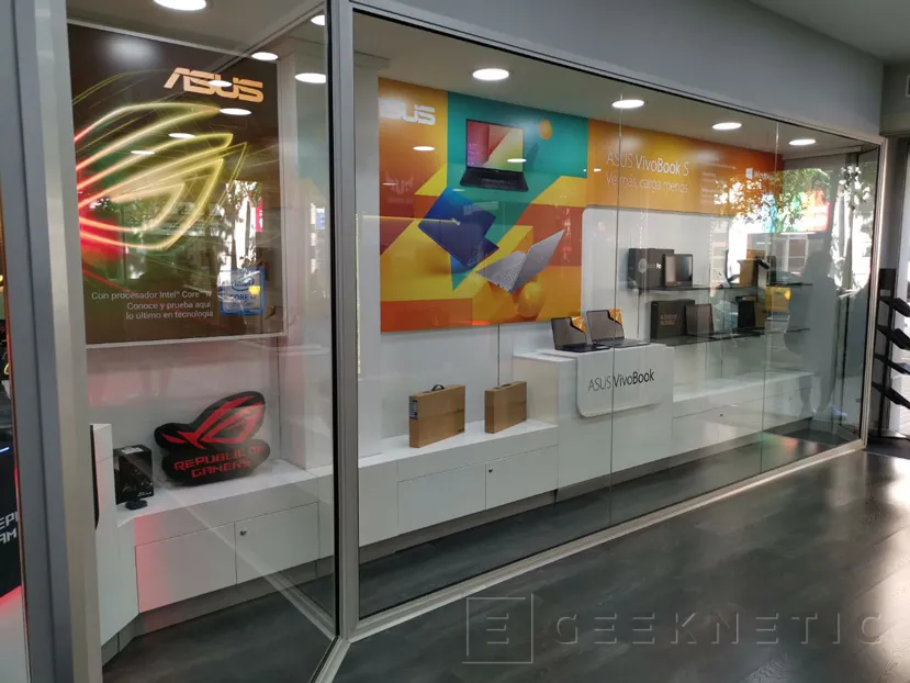 Geeknetic Barcelona es el hogar de la primera tienda exclusiva de ASUS en España 3