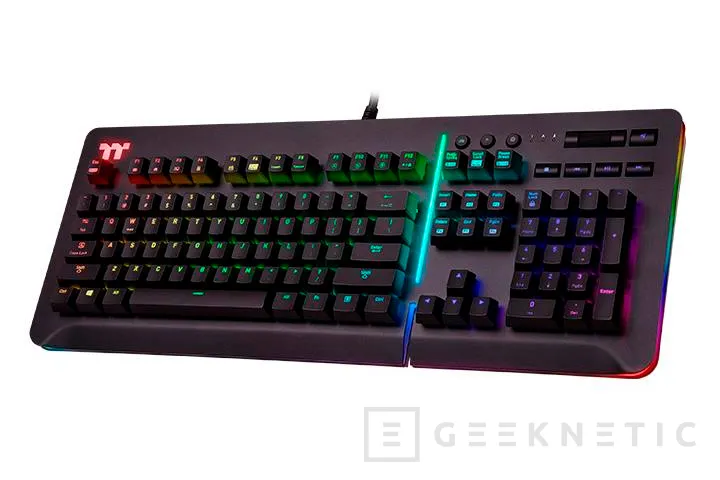 Geeknetic Thermaltake dota de interruptores Razer Green a su teclado gaming Level 20 RGB 3