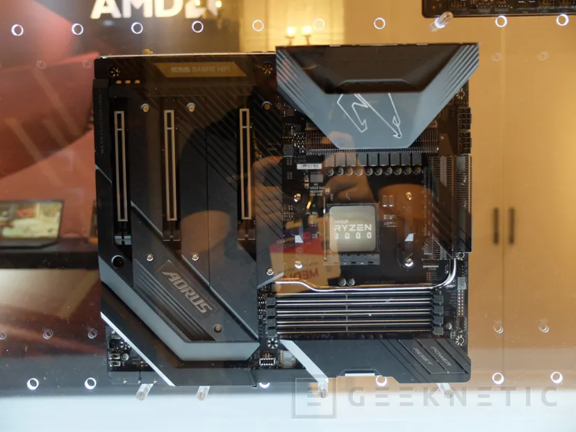 Geeknetic AMD muestra varias placas premium X570 para Ryzen de tercera generación 11