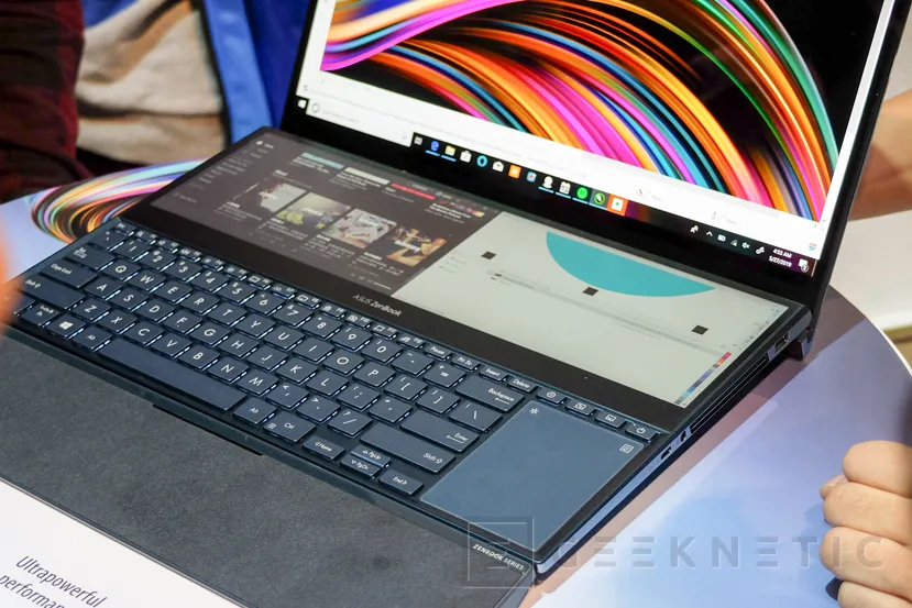 Geeknetic El portátil ASUS Zenbook Pro Duo sorprende con doble pantalla 4K, OLED y HDR junto a un Core i9 y RTX 2060 8