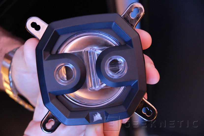 Geeknetic Corsair presenta su línea de componentes para sistemas de RL Custom de alto rendimiento con ARGB Hydro X Series RGB 4