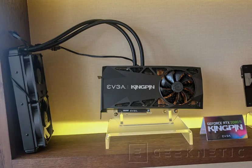 Geeknetic La EVGA GeForce RTX 2080Ti K|NGP|N se ofrece con un bloque de refrigeración líquida por separado 1