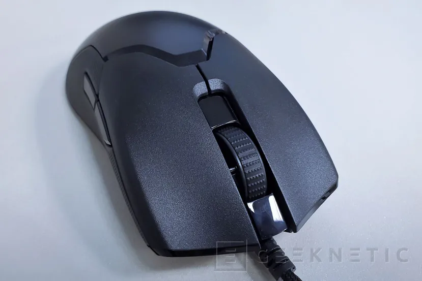 Geeknetic Razer actualiza su ratón gaming Viper con interruptores ópticos a un precio de 80 Dólares  3