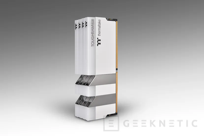 Geeknetic Thermaltake anuncia las memorias TOUGHRAM RGB White Edition de 3200 MHz y 3600 Mhz, 16GB desde 129€ 2