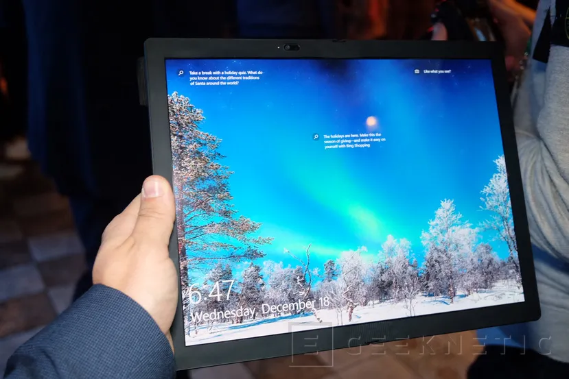 Geeknetic Lenovo muestra en esta edición del CES su primer portátil con pantalla plegable, el Thinkpad X1 2