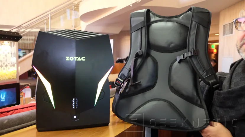 Geeknetic La tercera generación del PC-mochila para realidad virtual ZOTAC VR GO llega con un Core i7-9750H y una RTX 2070 1