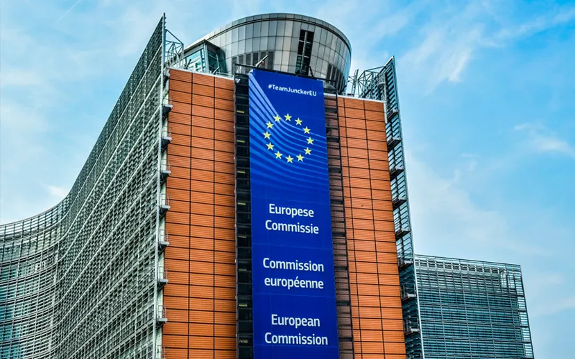 Geeknetic La Comisión Europea permitirá a los empleados no críticos trabajar en remoto desde este lunes 1