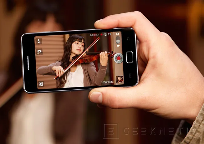 Geeknetic [MWC] El SmartPhone Samsung Galaxy S II ve la luz 2