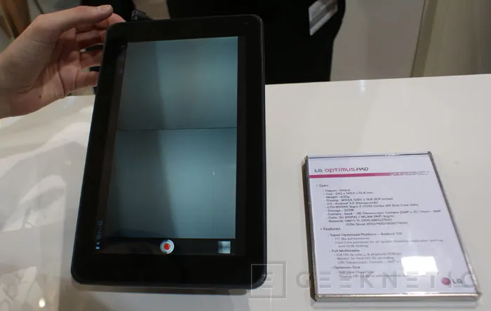 Geeknetic [MWC] LG lanza su tablet y su nuevo Smartphone orientados al 3D 3