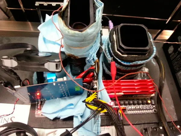 Gigabyte muestra el prototipo del módulo G-Power para overclockear la GeForce GTX Titan, Imagen 3