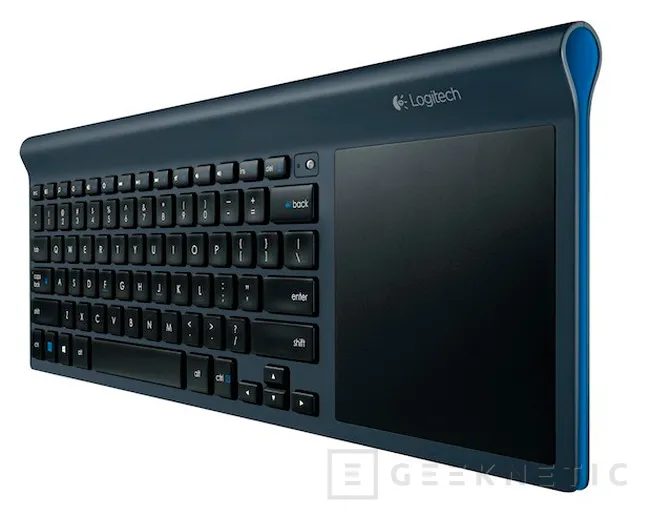 Logitech TK820, un teclado inalámbrico con un touchpad integrado de grandes dimensiones, Imagen 1