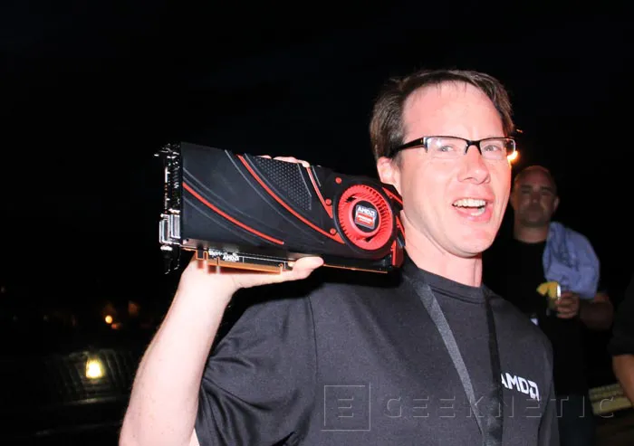 Geeknetic Tenemos las primeras imágenes de la nueva AMD Radeon R9 290X 3