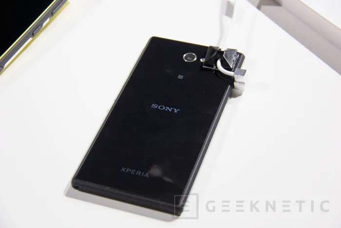 Geeknetic Sony Xperia Tablet Z2 y Xperia M2 2