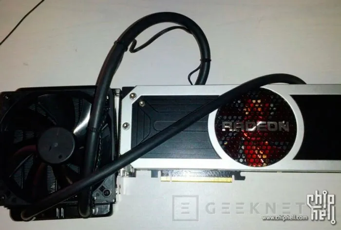 Filtradas las primeras imágenes de la AMD Radeon R9 295X2 de doble GPU con refrigeración líquida, Imagen 1