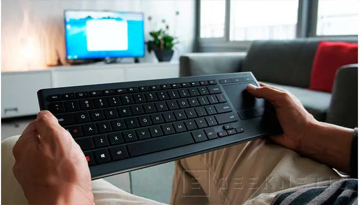 Logitech lanza sus nuevos teclados K830 con la mente puesta en los PC de salón, Imagen 3