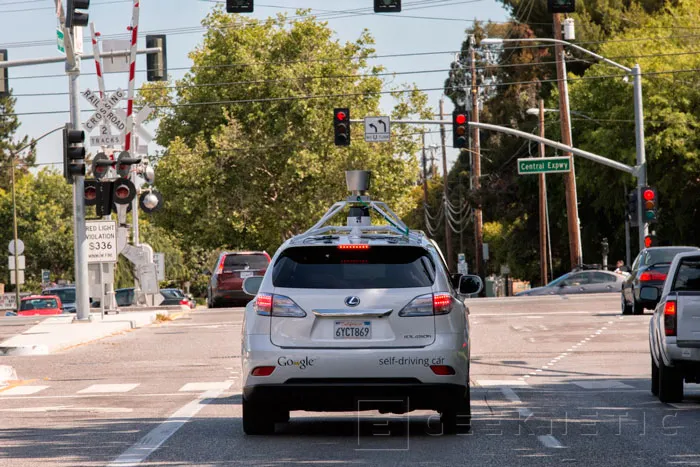 Google muestra un vídeo del funcionamiento de su coche autónomo en un entorno real, Imagen 1