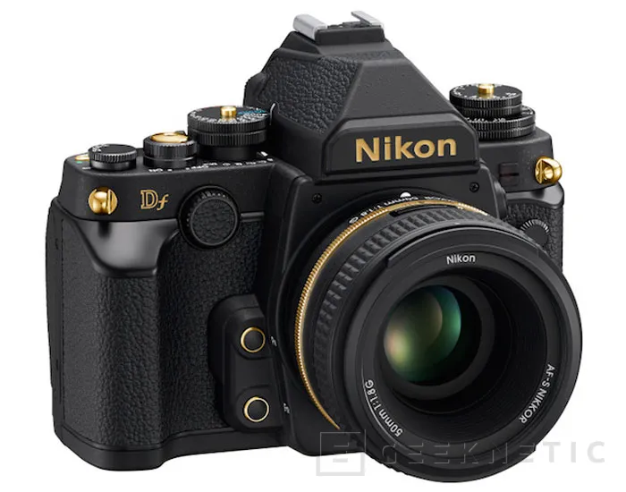 Nikon anuncia una edición limitada de su cámara Black DF con partes en oro, Imagen 1