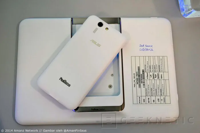 ASUS mantiene el concepto de smartphone convertible con el nuevo PadFone S Plus, Imagen 2