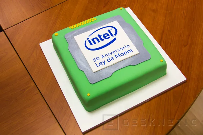 Intel celebra el 50º aniversario de la Ley de Moore, Imagen 1