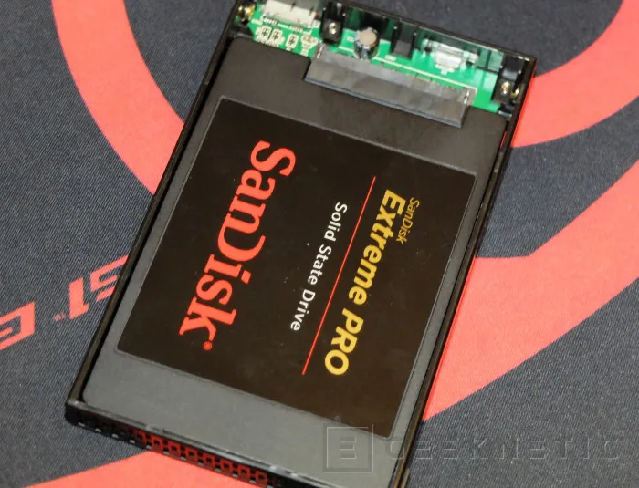 Geeknetic Monta tu propia unidad USB 3.0 SSD 2
