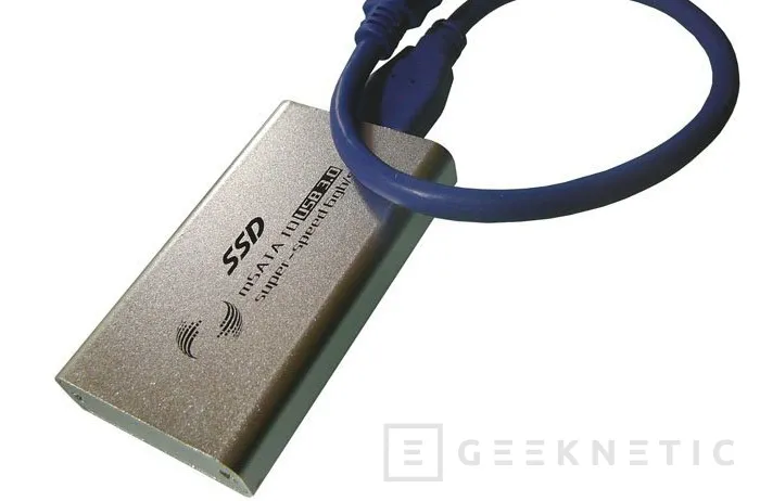 Geeknetic Monta tu propia unidad USB 3.0 SSD 4