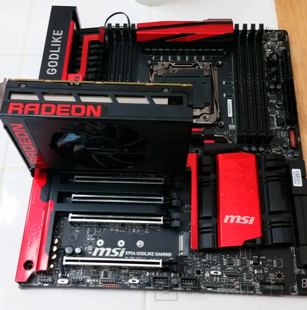 Nuevas fotografías de la Radeon R9 Nano muestran lo compacta que es, Imagen 2