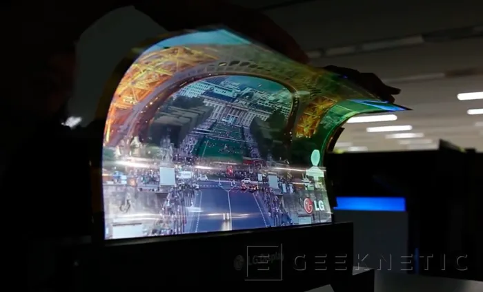 LG muestra una pantalla OLED de 18 pulgadas completamente flexible, Imagen 1