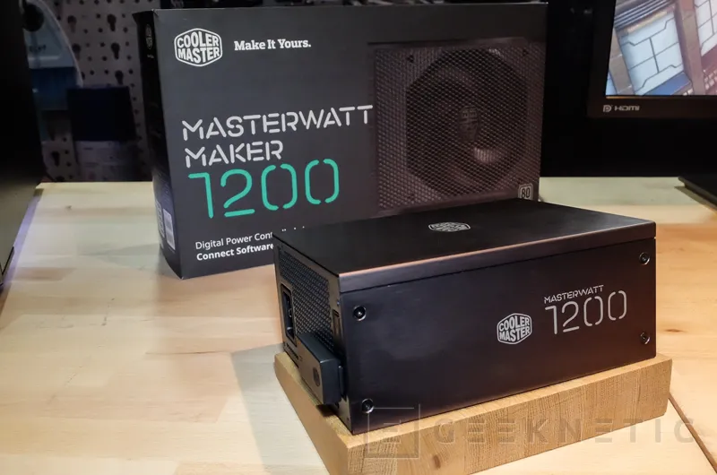 Cooler Master MasterWatt Maker 1200, fuente digital 80 PLUS TITANIUM, Imagen 1