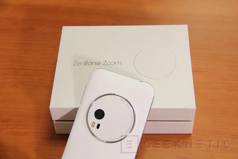 Geeknetic ASUS Zenfone Zoom 1