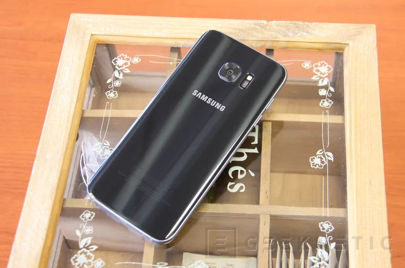 Geeknetic Samsung Galaxy S7 Edge 7