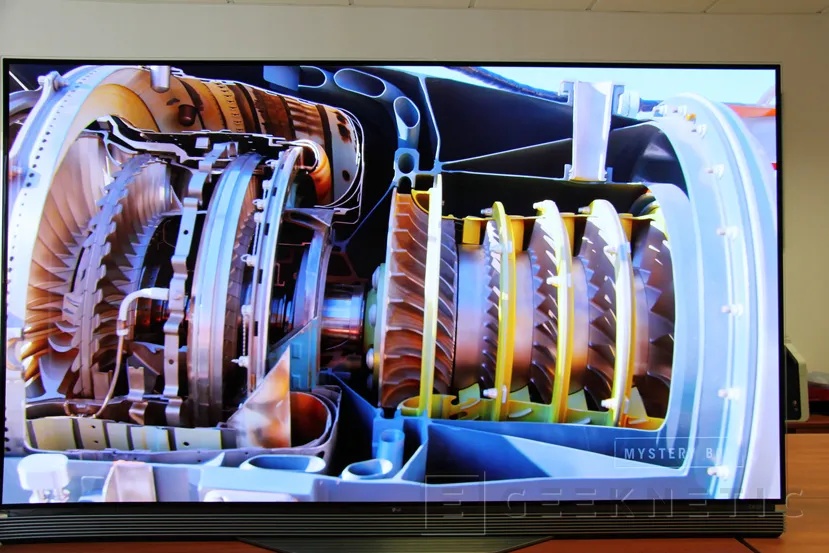 Geeknetic LG TV OLED65E6V 17