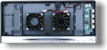 Geeknetic 15 grados menos en tu portátil con el Cooling Pad CL-O0004 de Thermaltake 10