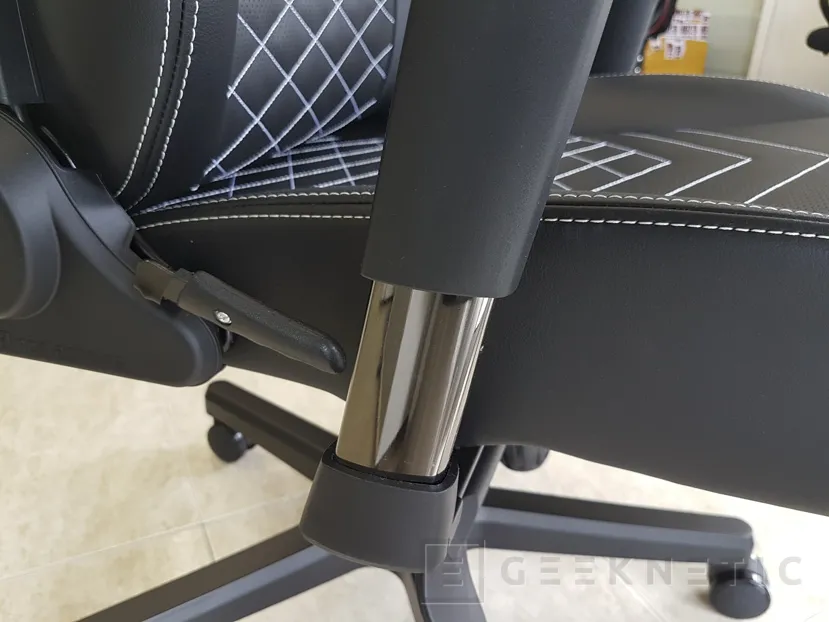 Geeknetic Review Silla Gaming noblechairs ICON 10
