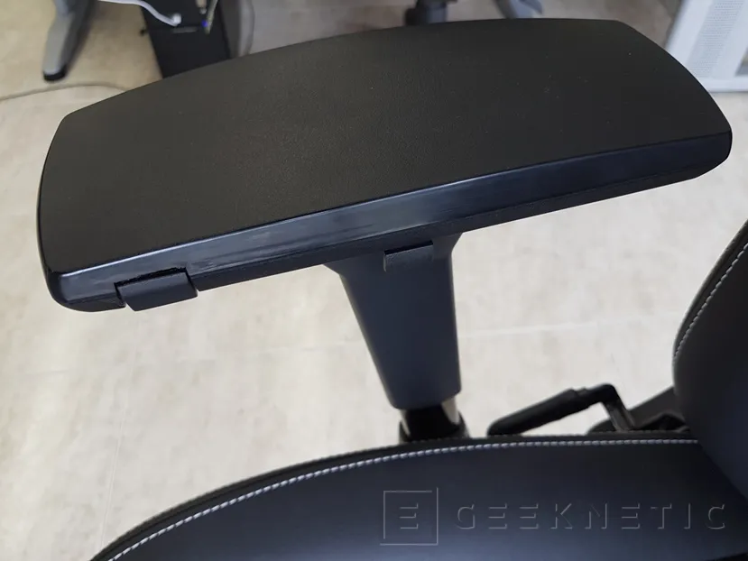 Geeknetic Review Silla Gaming noblechairs ICON 11