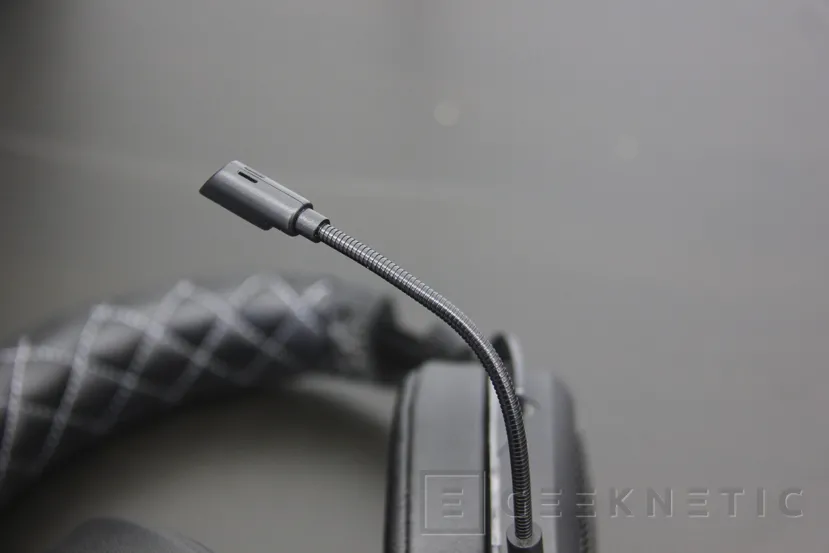 Geeknetic Review Auriculares Corsair HS70 Wireless 7