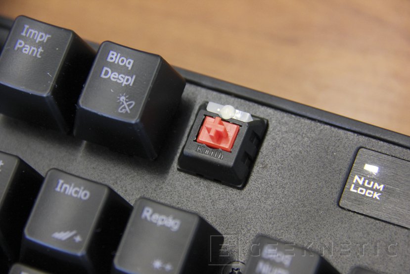 Gigabyte Force K85 Mechanische Gaming-Tastatur – Kaih Rote Switches, RGB-Beleuchtung, 2mm Betätigungsweg