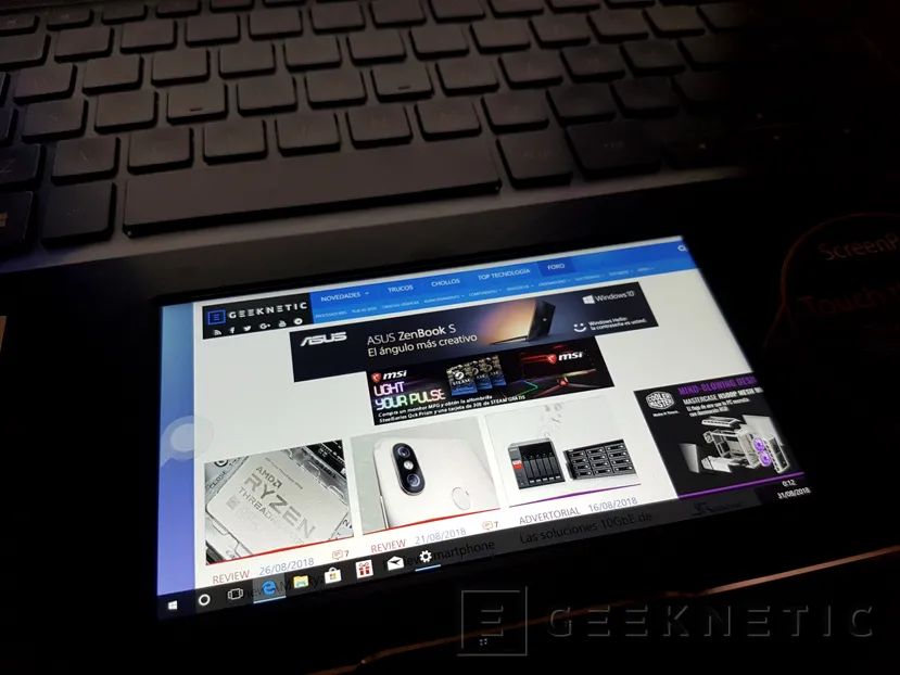 Geeknetic Review ASUS Zenbook Pro 15 UX580GD con ScreenPad 13