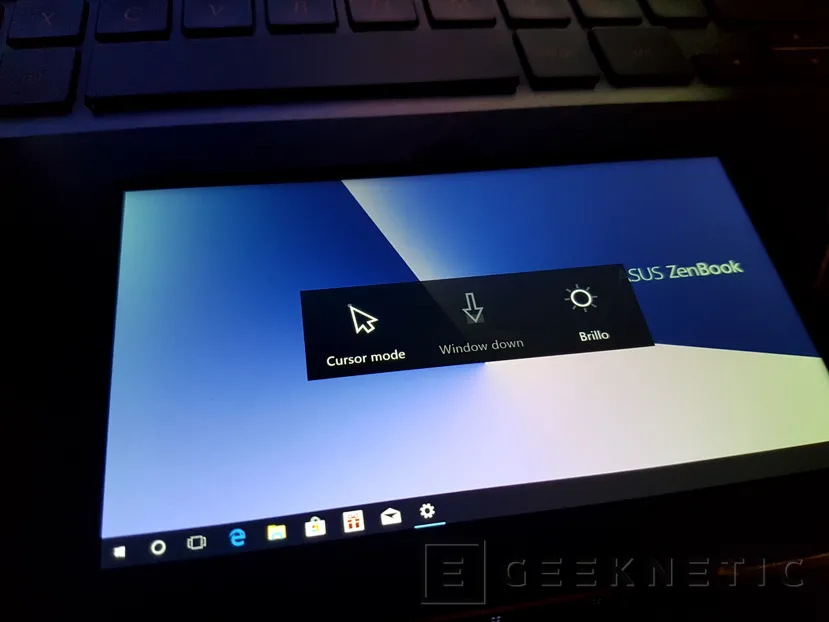 Geeknetic Review ASUS Zenbook Pro 15 UX580GD con ScreenPad 15