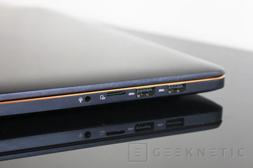 Geeknetic Review ASUS Zenbook Pro 15 UX580GD con ScreenPad 4