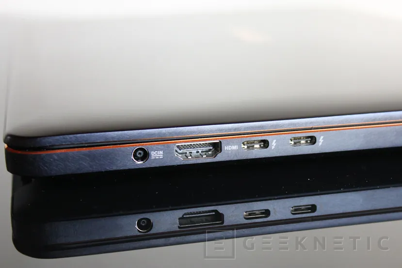 Geeknetic Review ASUS Zenbook Pro 15 UX580GD con ScreenPad 5