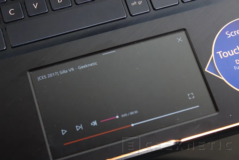 Geeknetic Review ASUS Zenbook Pro 15 UX580GD con ScreenPad 21