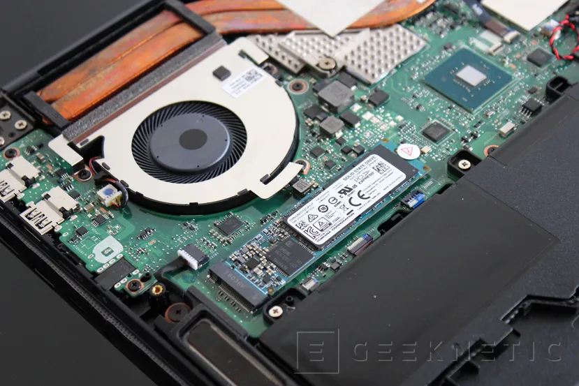 Geeknetic Review ASUS Zenbook Pro 15 UX580GD con ScreenPad 8