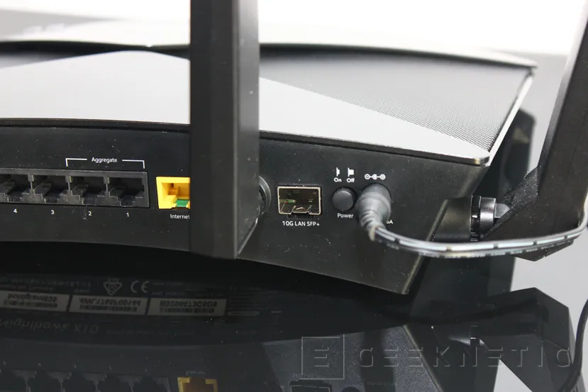 Geeknetic Review Router Netgear NightHawk X10 R9000 8