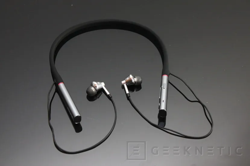 Geeknetic Review Auriculares 1MORE Triple Driver BT In Ear 11