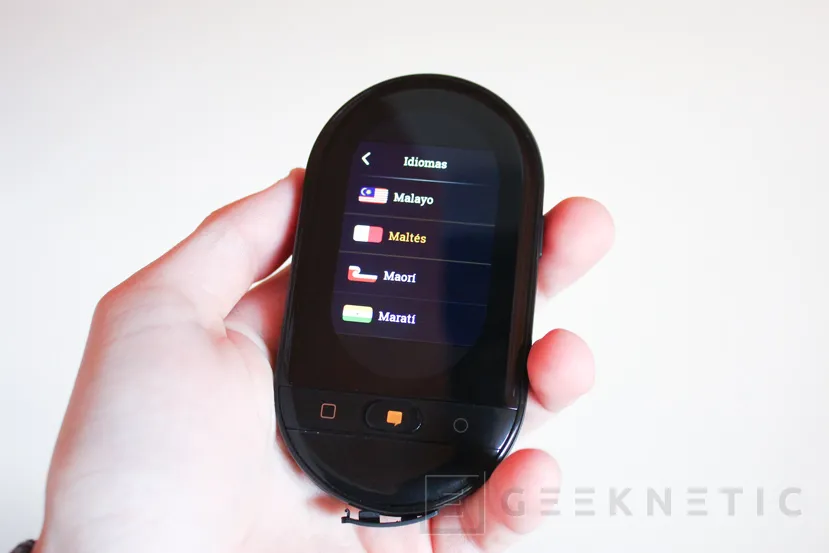 Geeknetic Review Traductor Portátil Travis Touch 12