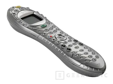 Geeknetic Logitech Harmony 525 1