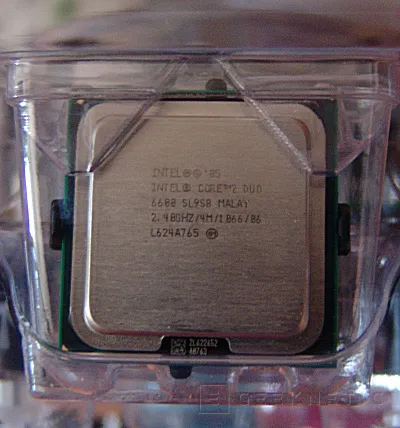 Geeknetic La nueva bestia de Intel al límite: Core 2 Duo + ASUS P5B Overclocked 4