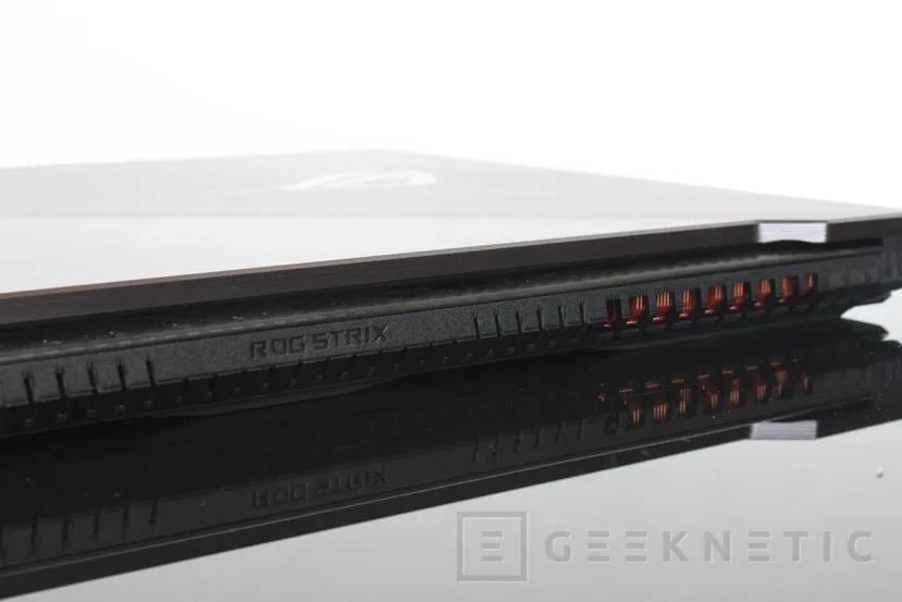 Geeknetic Review ASUS ROG Strix SCAR II GL704G con RTX 2070 32