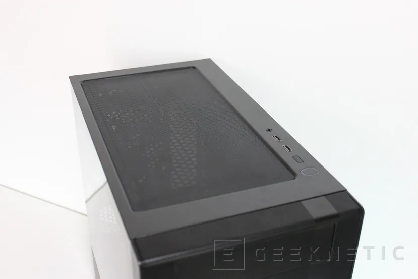 Geeknetic Review Caja Cooler Master Masterbox NR400 6